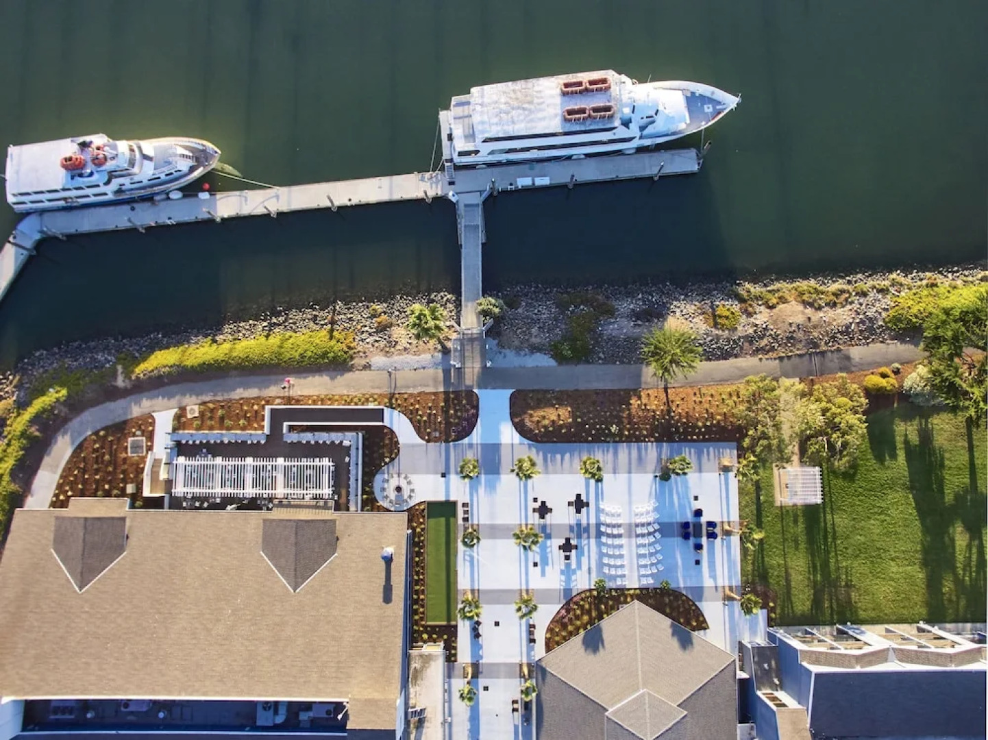 DoubleTree by Hilton Hotel Berkeley Marina