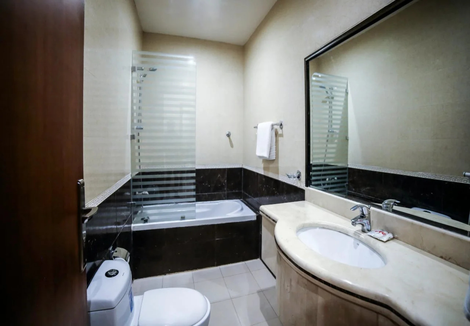 OYO 130 Night Inn Hotel