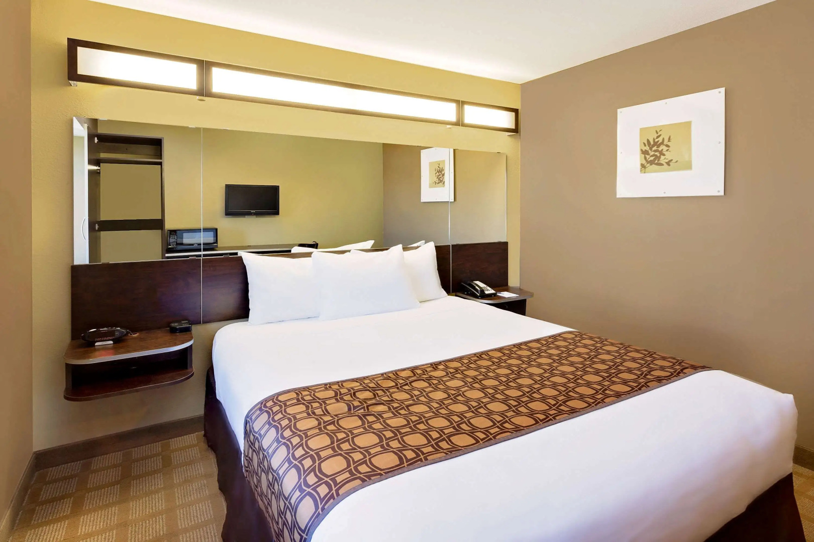 Microtel Inn & Suites by Wyndham Prairie du Chien