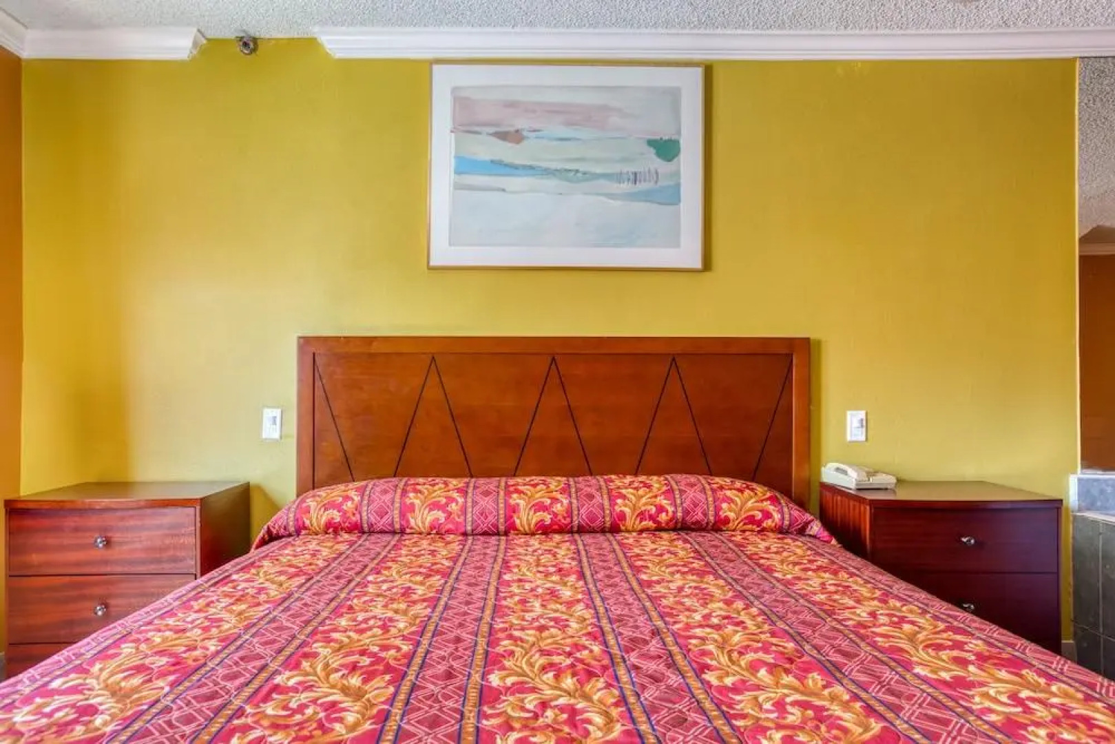 Passport Inn & Suites Corona Hotel