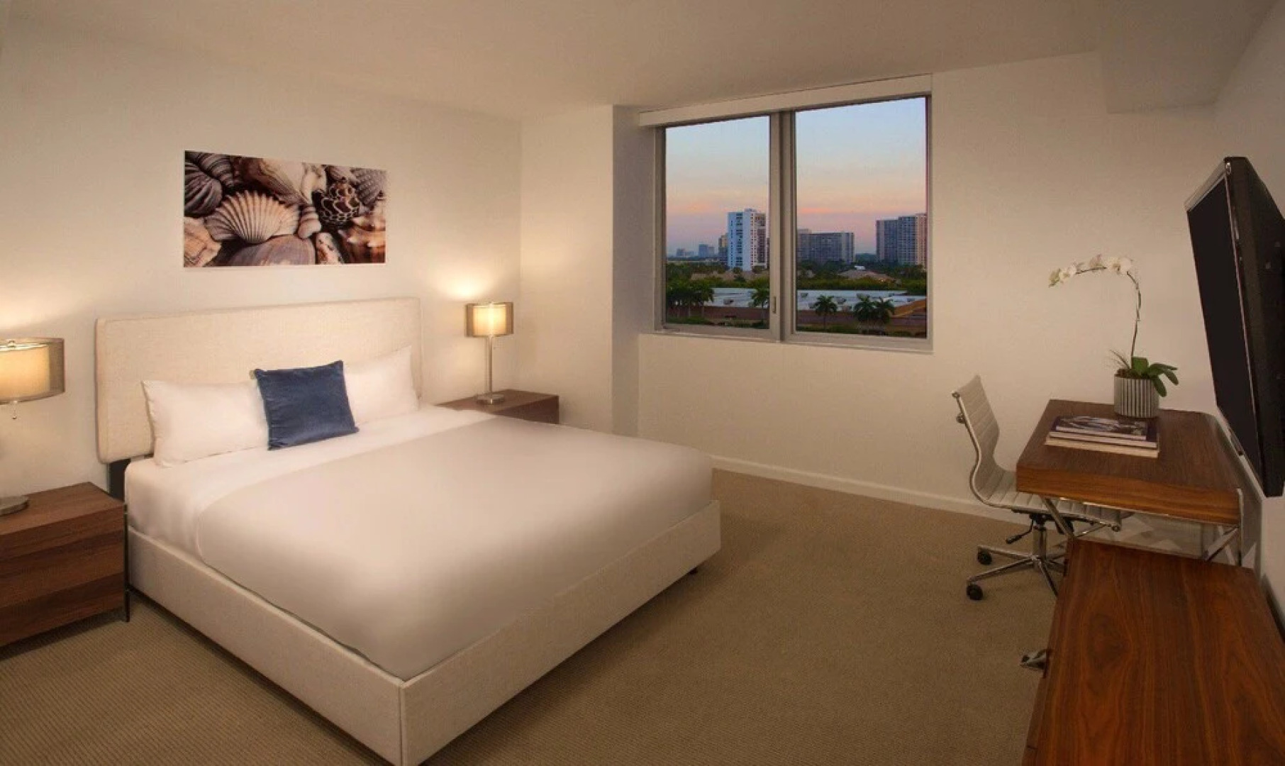 Stunning Bay Front 3 Bed Private Floor Apt 2001 @ BW Resort Miami