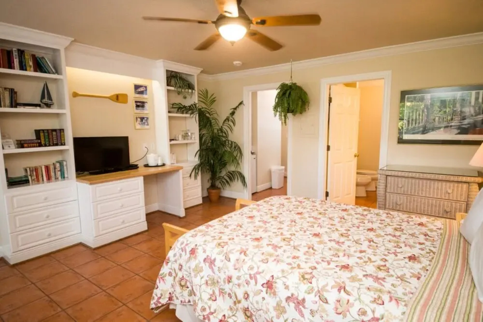 Tortuga Inn Beach Resort