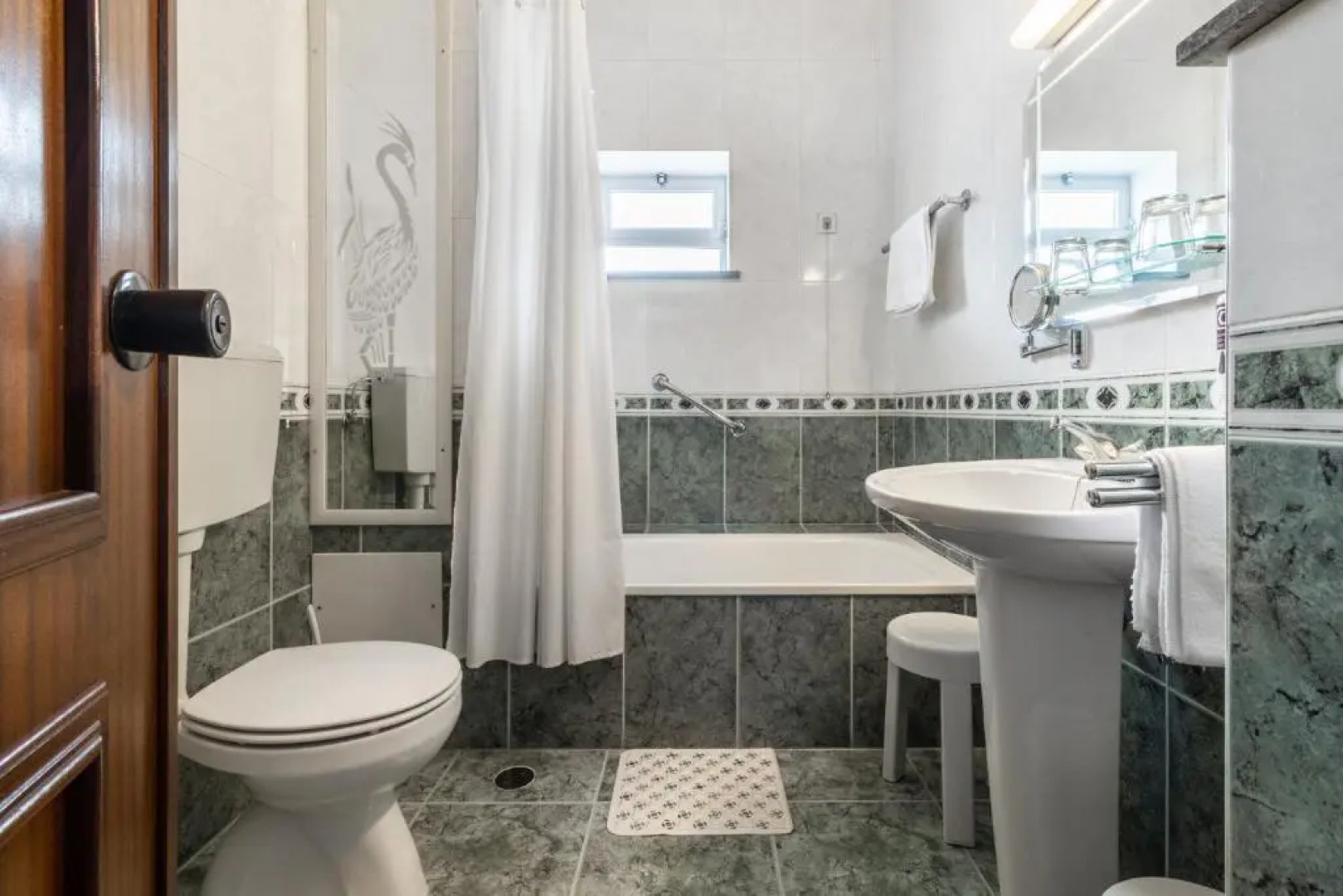 Hotel Colmeia Monte Real