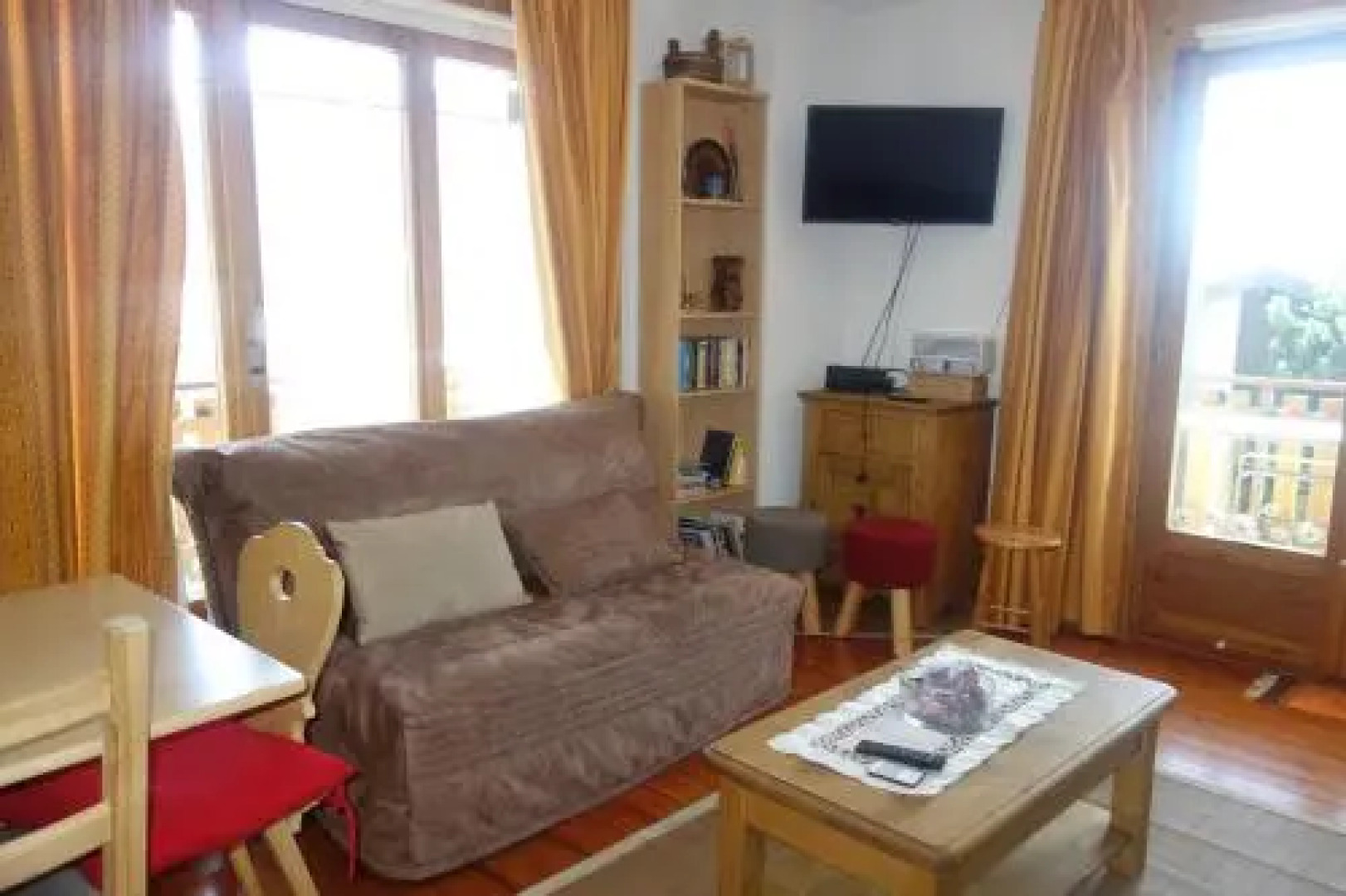 Iris CONFORTABLE & PLEASANT apartments