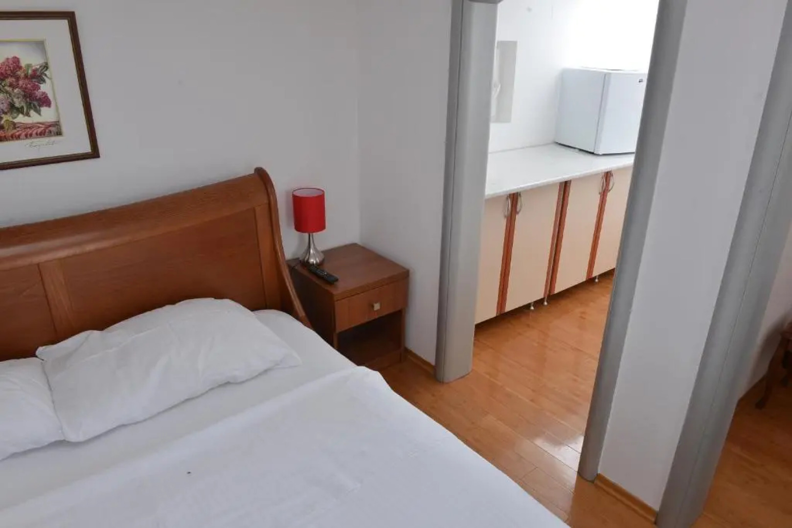 Apartment and Rooms In Club