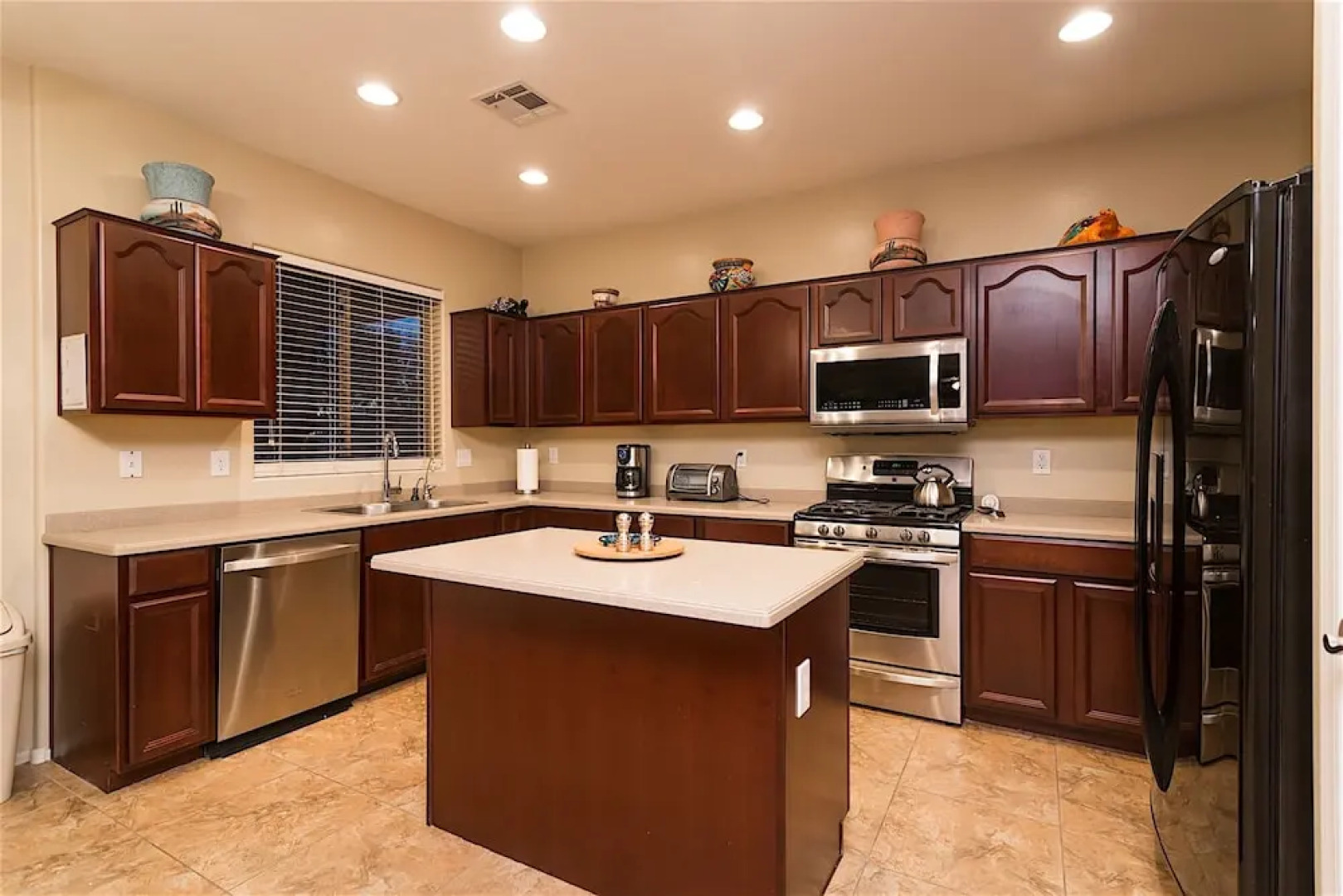 Valley of the Sun 5 BR by Casago