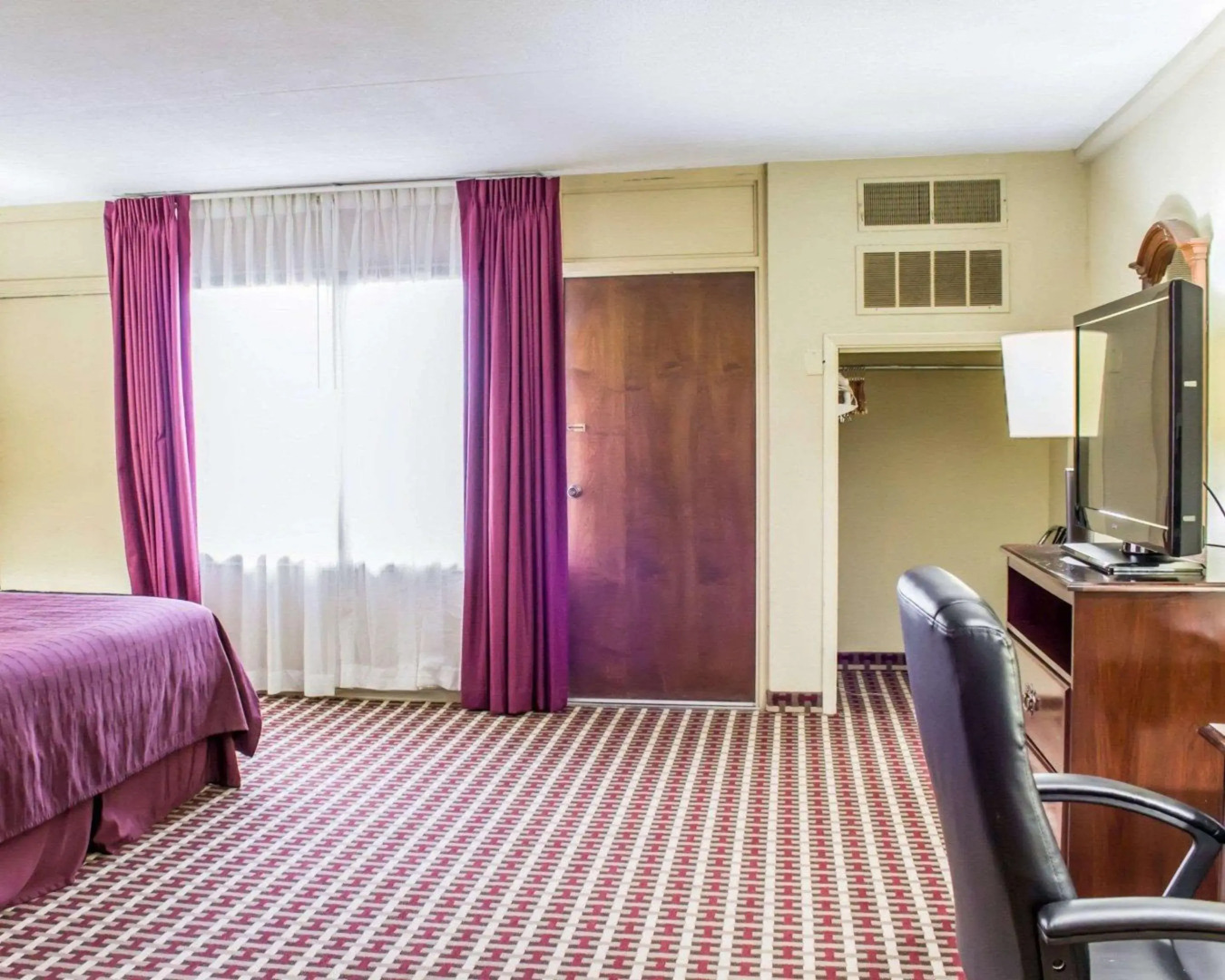 Quality Inn & Suites Fayetteville