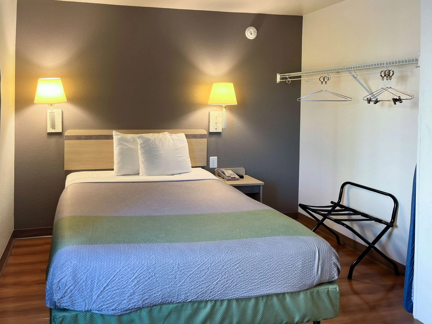 Studio 6 Belmont, CA – San Francisco - Redwood