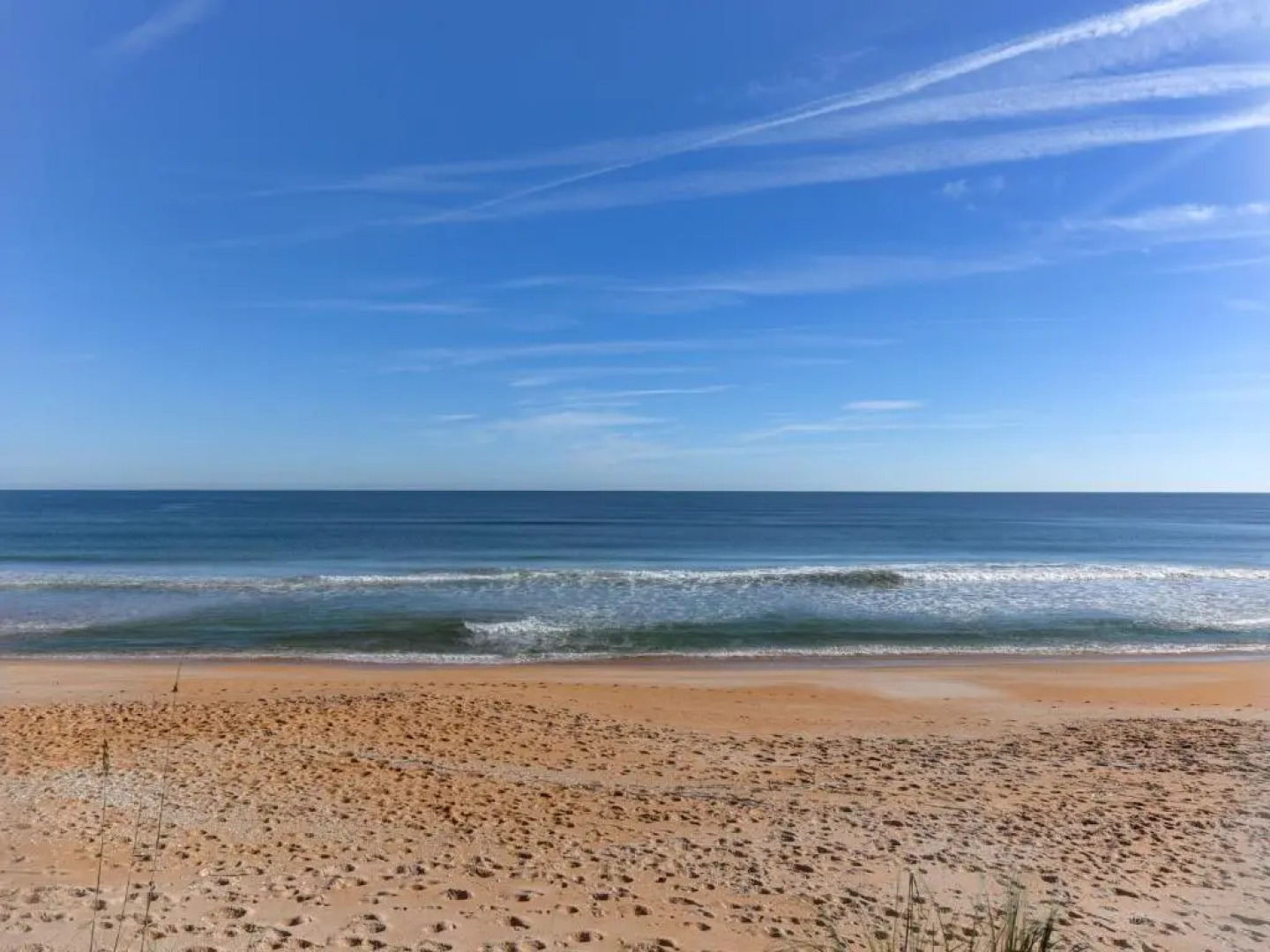 Sunshine House, 3 Bedrooms, Sleeps 8, Ocean Front, Pet Friendly, WiFi