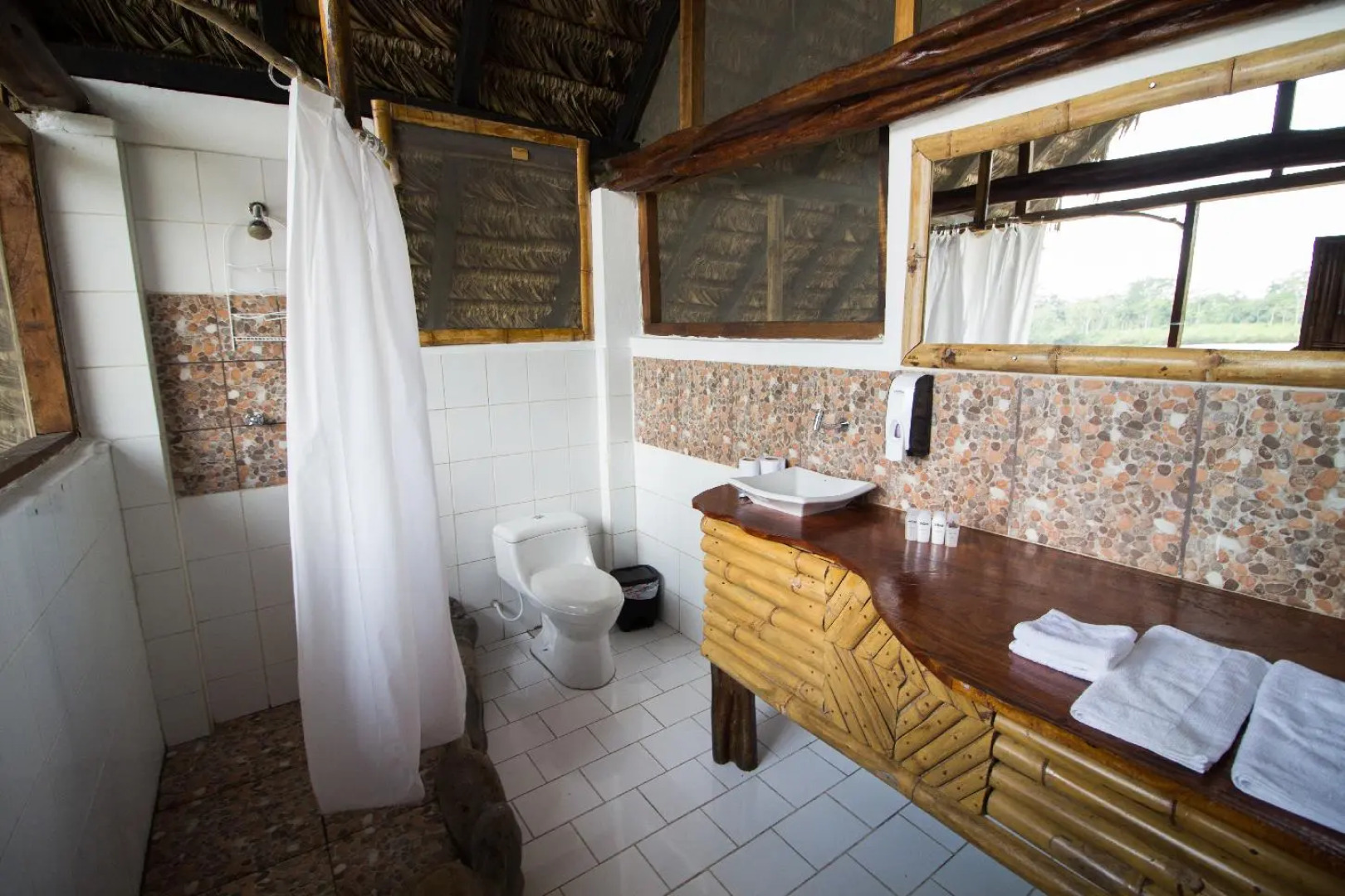 Socia/tel Amazon Tena