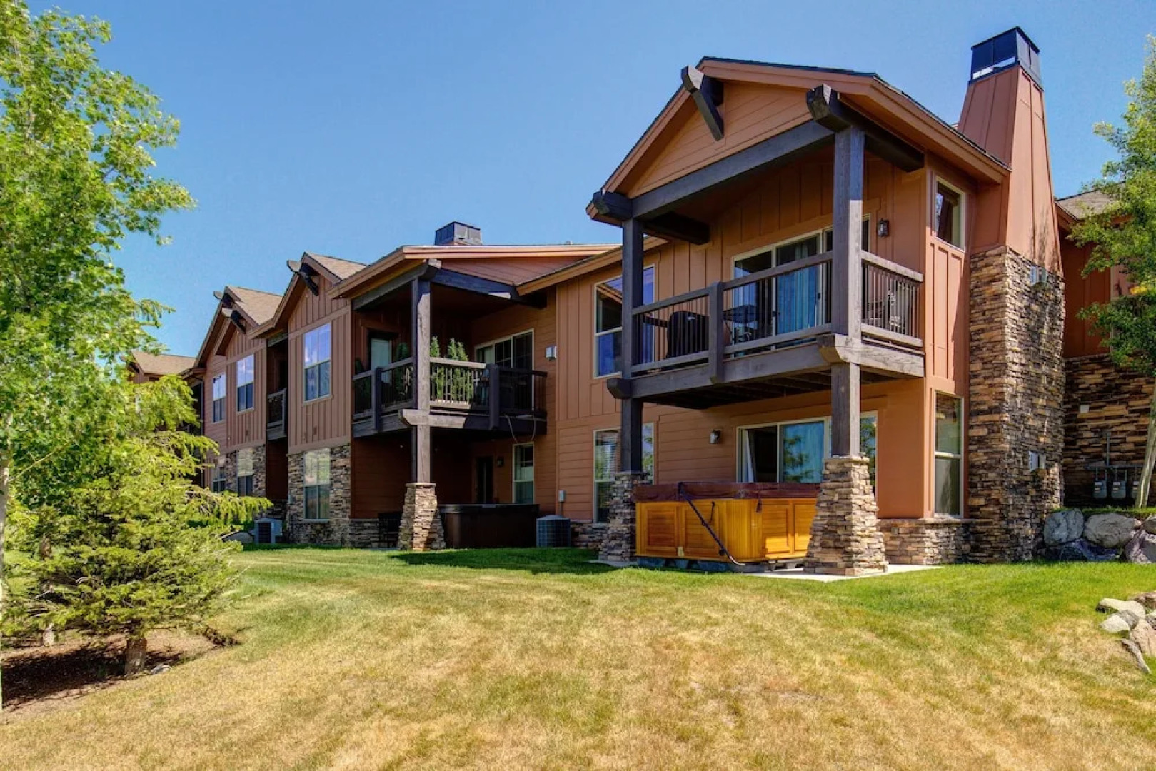 Council Fire 14021 Townhouse - 3 Br townhouse by RedAwning