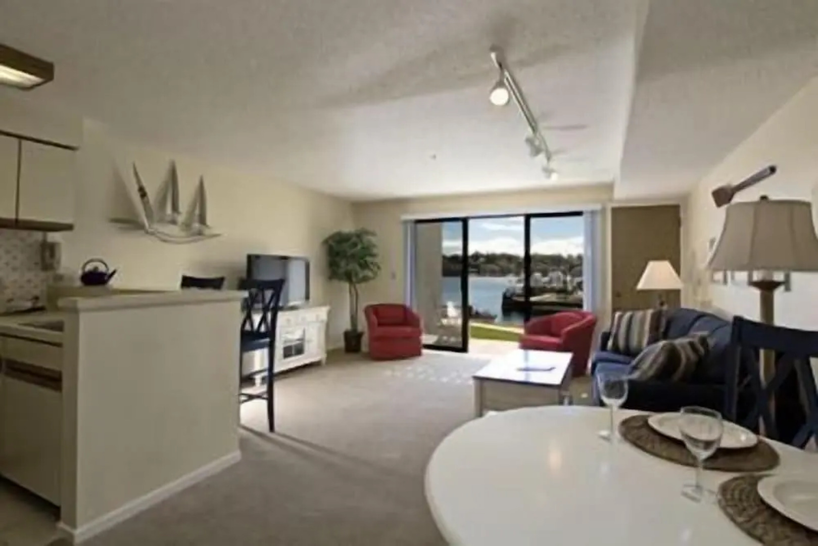 Edgewater Inn- Charlevoix