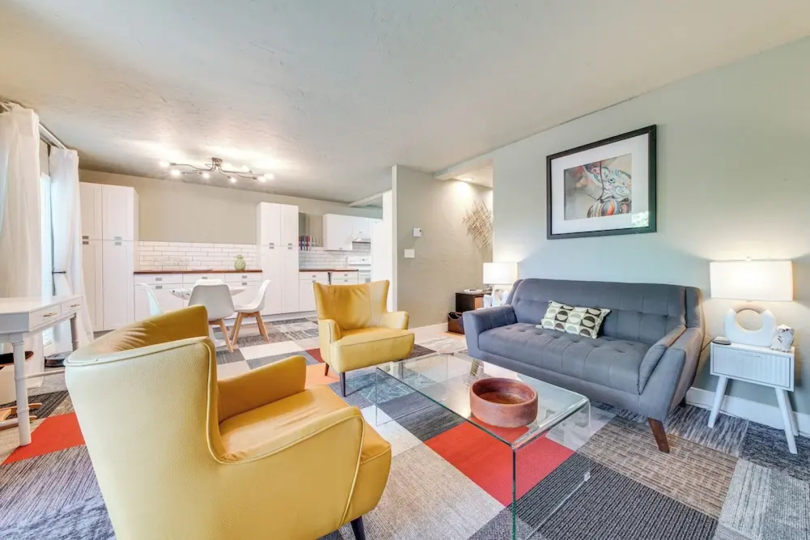 Modern Home Between Seattle, Tacoma & SEA Airport