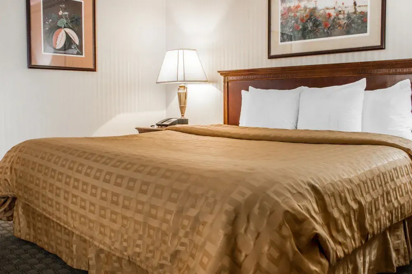 Ramada by Wyndham Bel Aire Erie