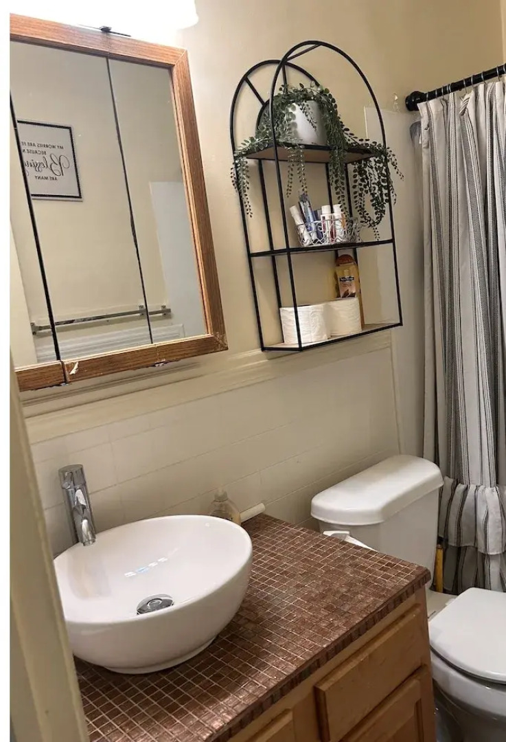 Cozy 3br Westland Retreat 3 Bedroom Home by RedAwning