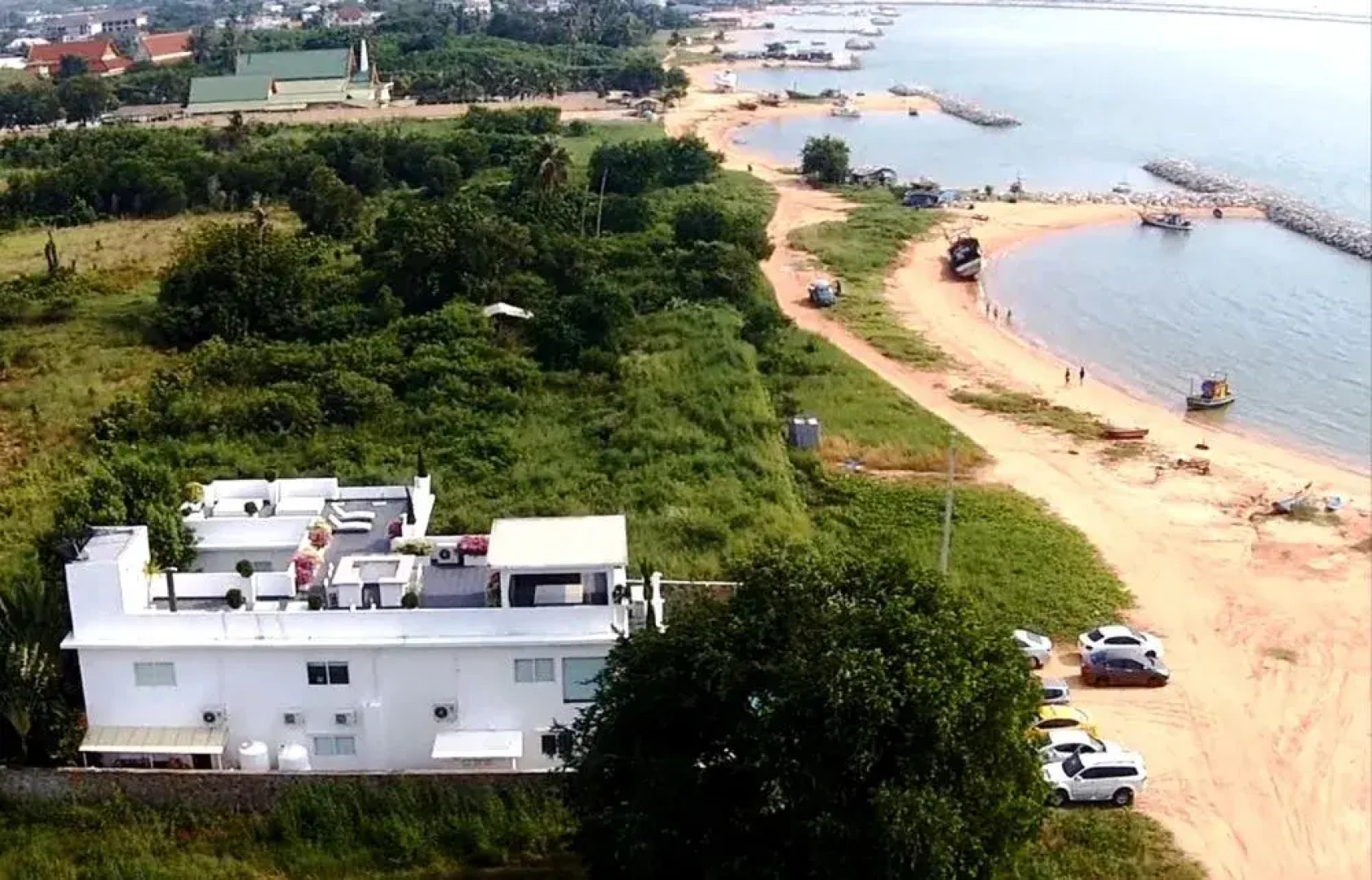 Luxury 5 Star Beach Villa 8 Bedrooms