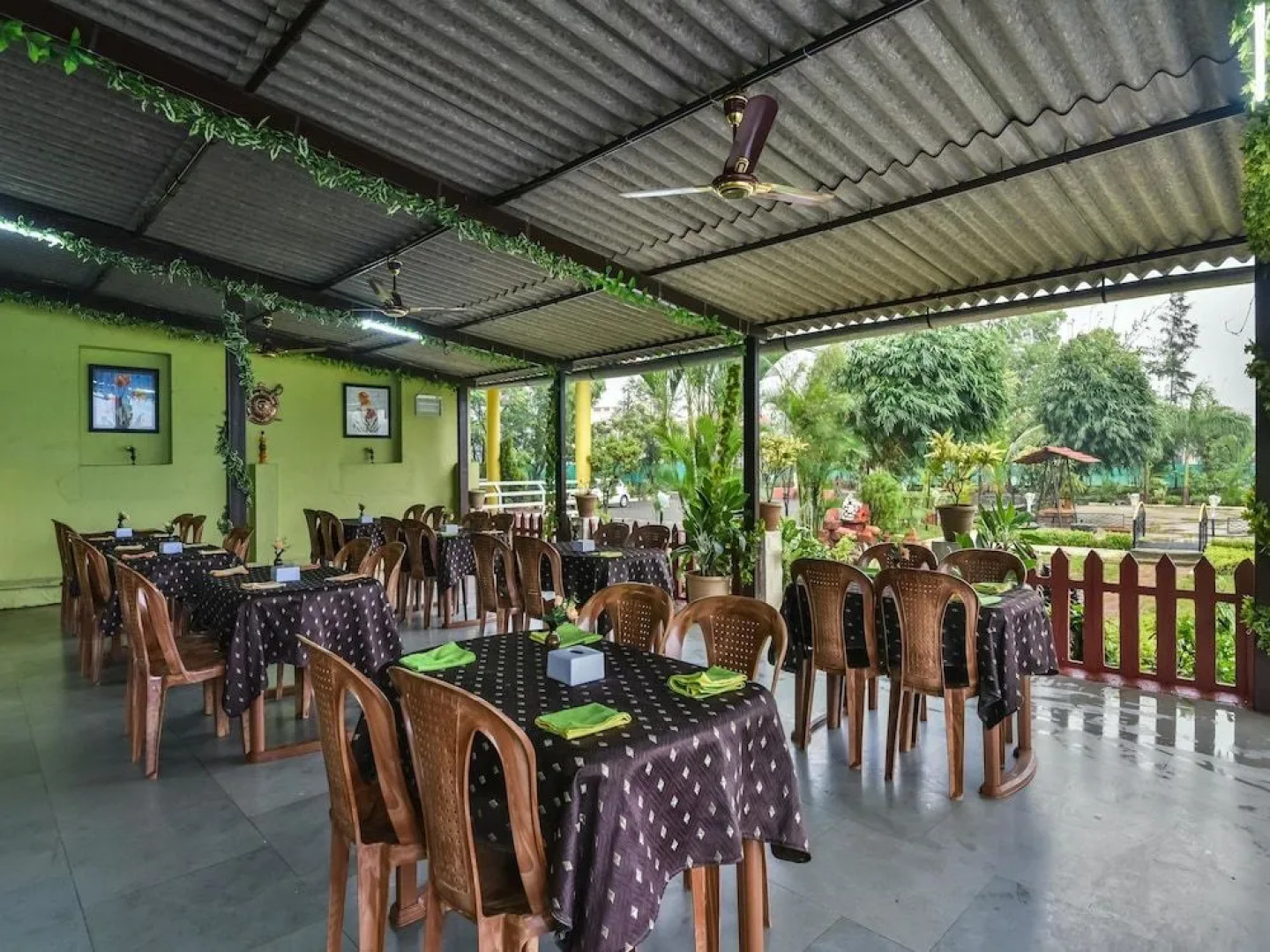 OYO 5744 Elegance By Inspire