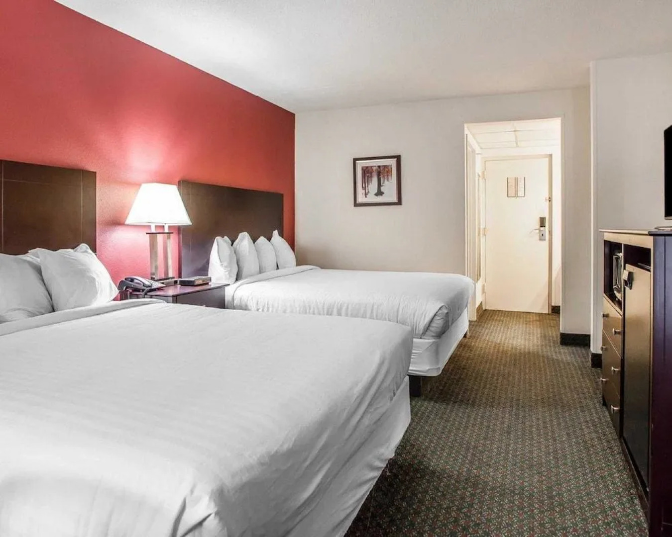 Quality Inn & Suites Outlet Village