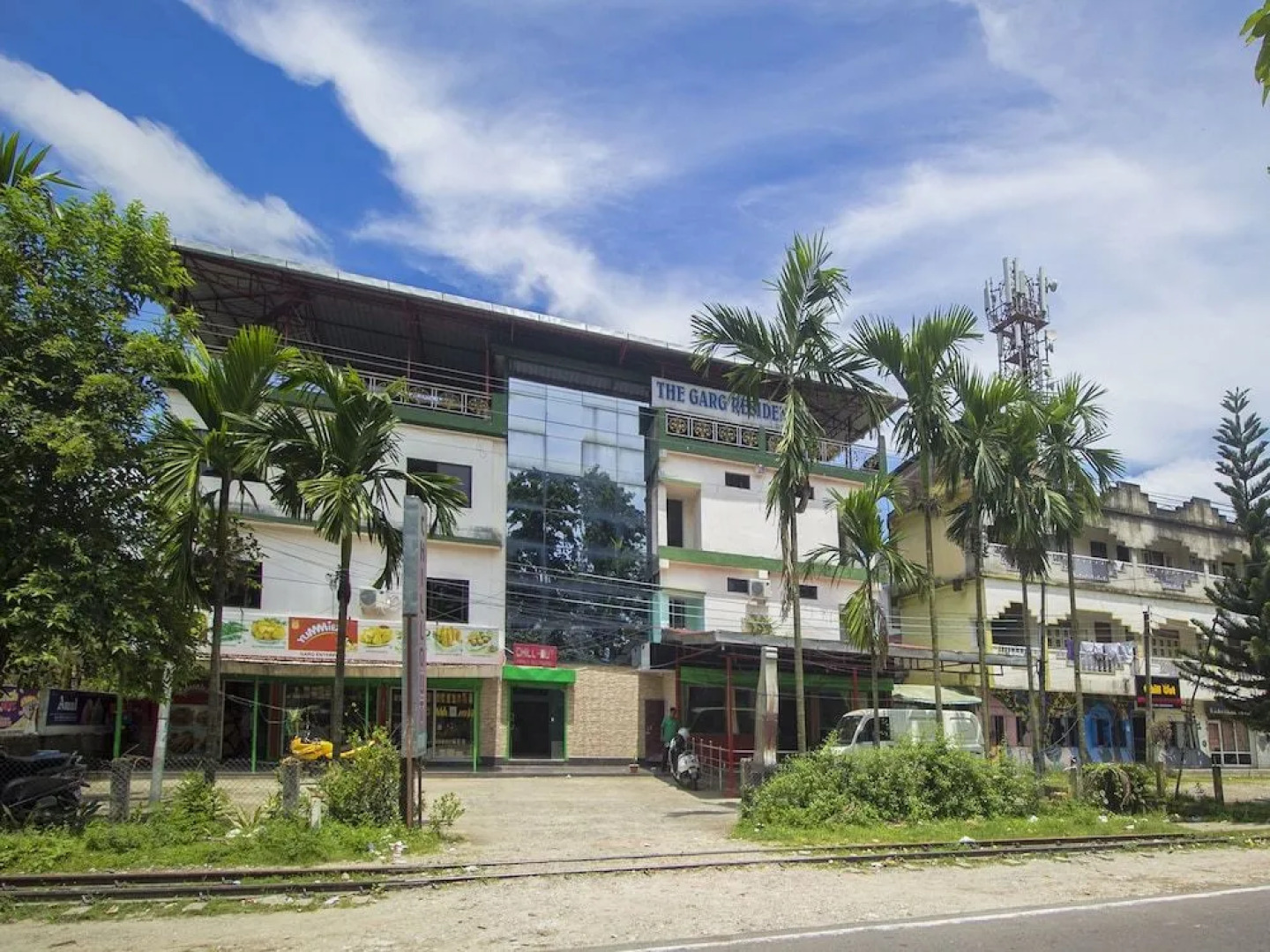 Oyo 17215 Garg Residency