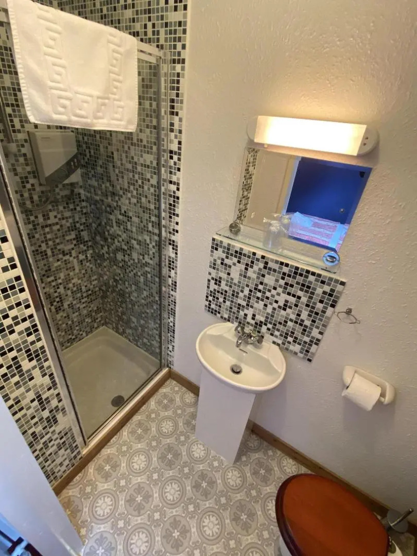 Glenan Lodge Guest House