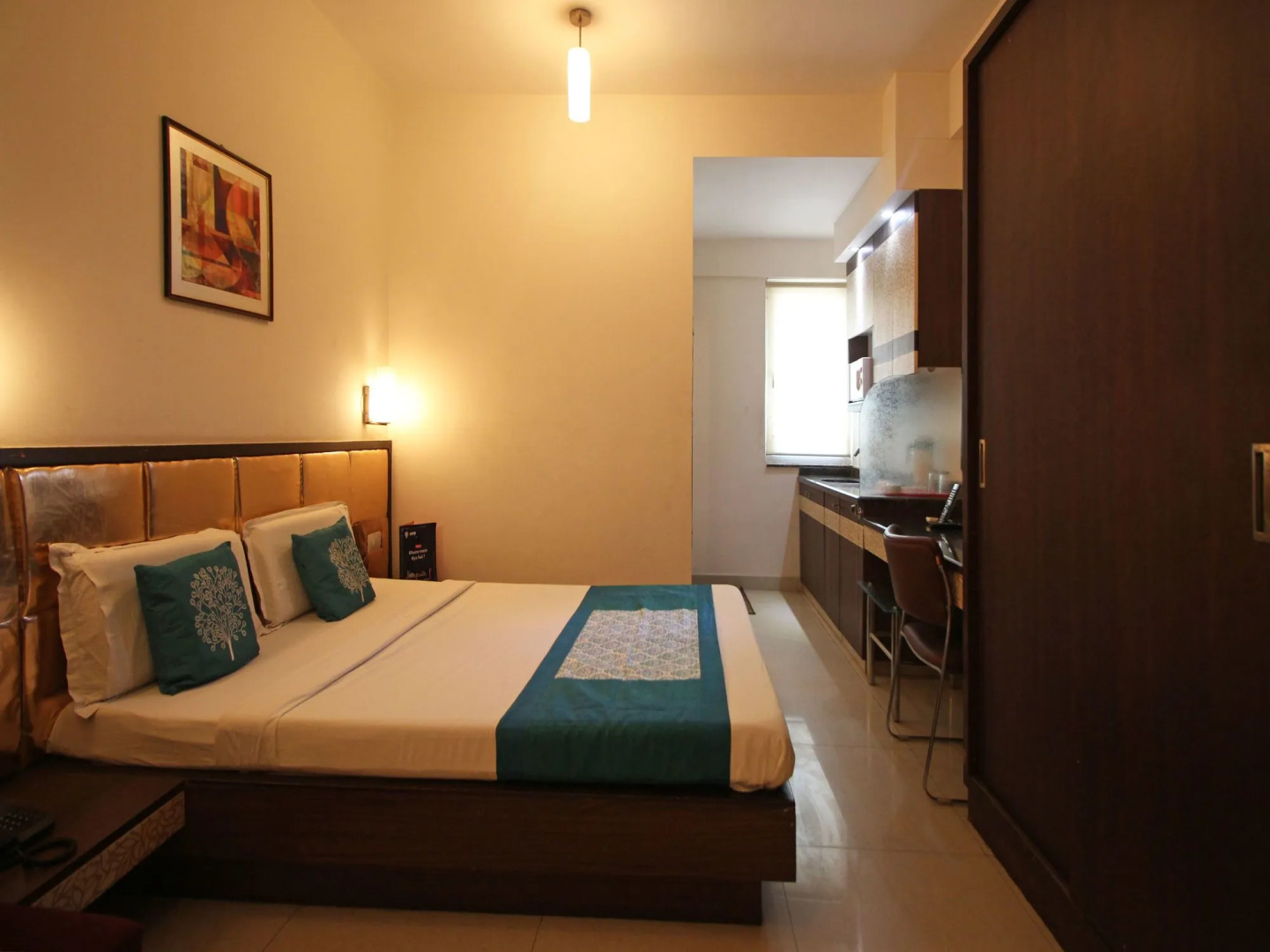 OYO 8456 Hotel Orient