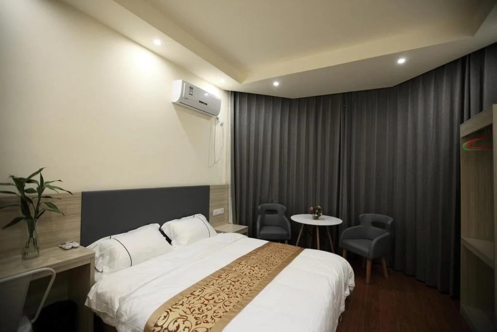 Junyi Hotel Jiangsu Suzhou Gusu District Guanqian Street Zhuozheng Garden