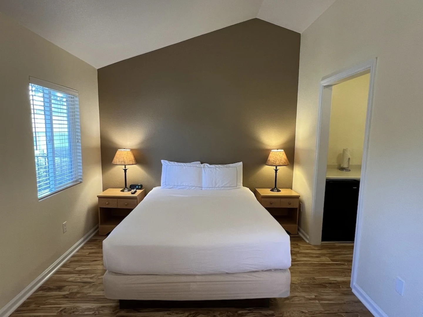 Clear Lake Cottages & Marina