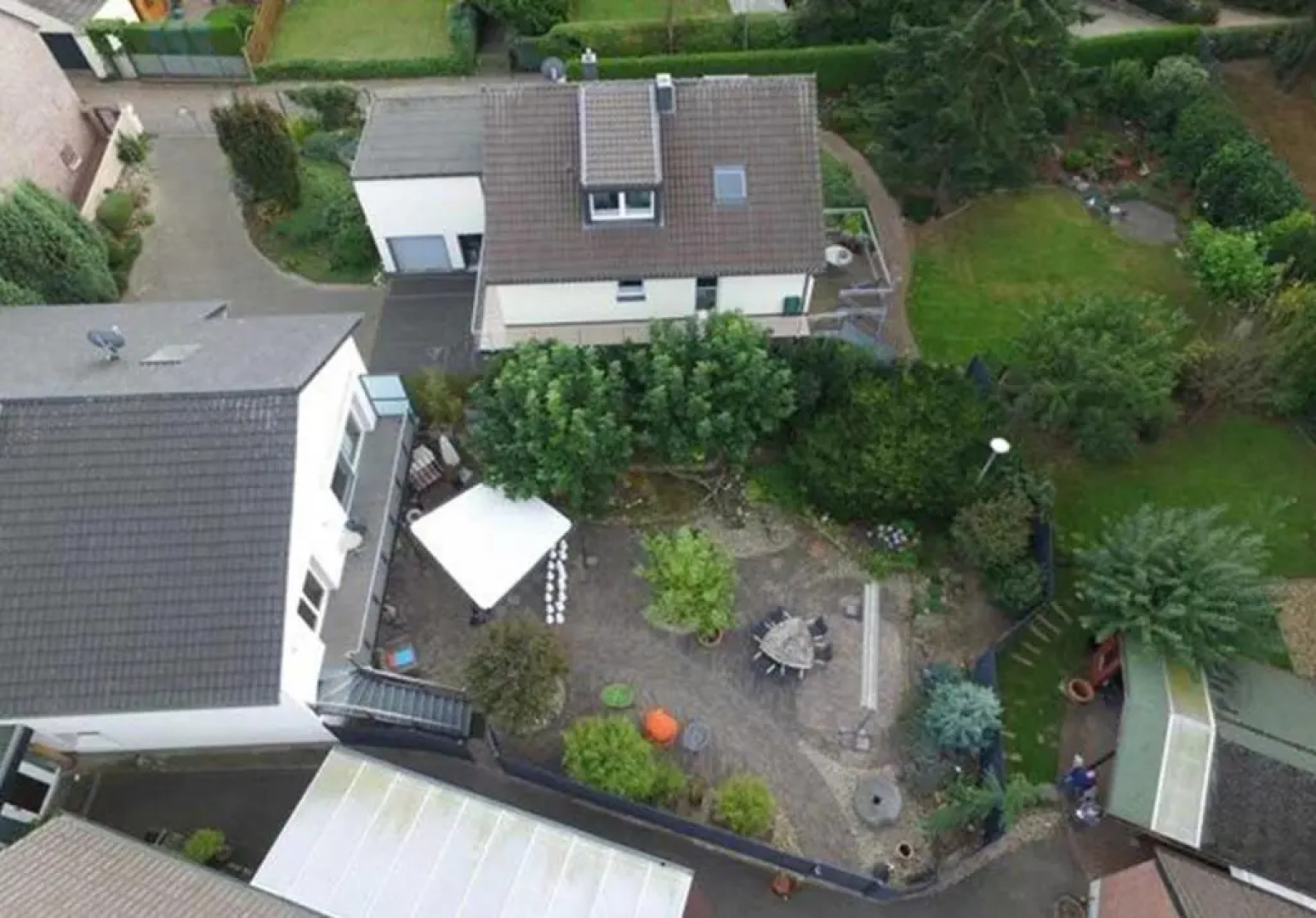 Villa Dragona Dufti-Kuss Gästehaus im Herzen von Rees