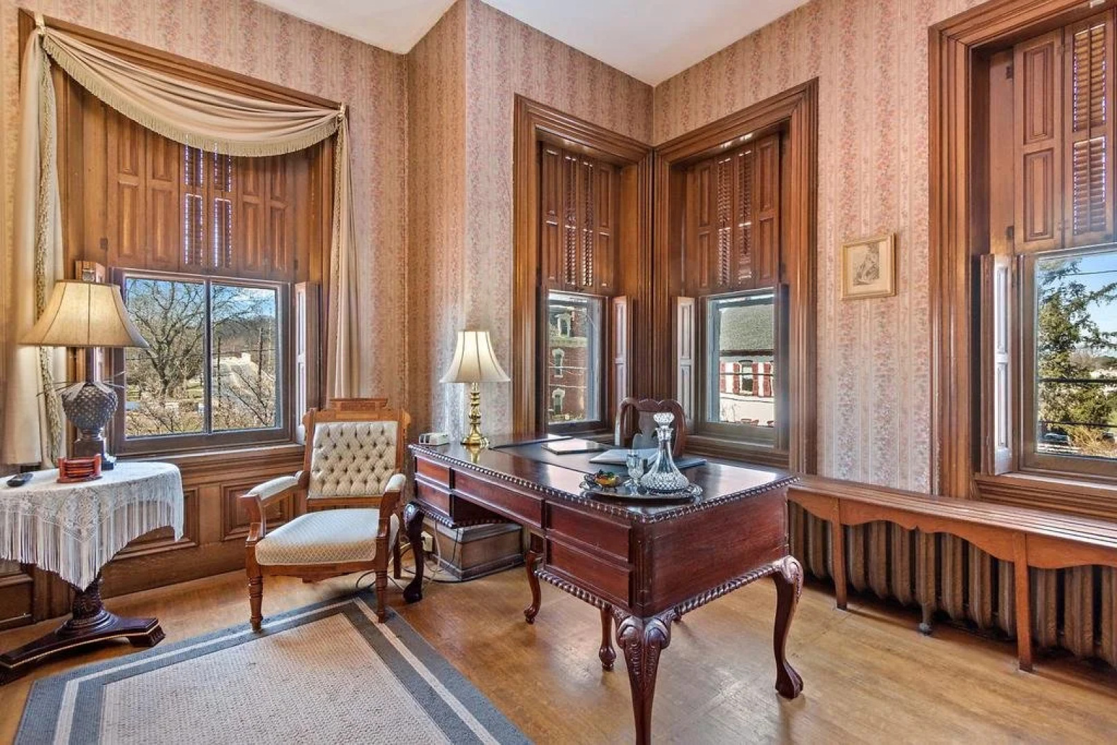 Lovelace Manor Bed and Breakfast