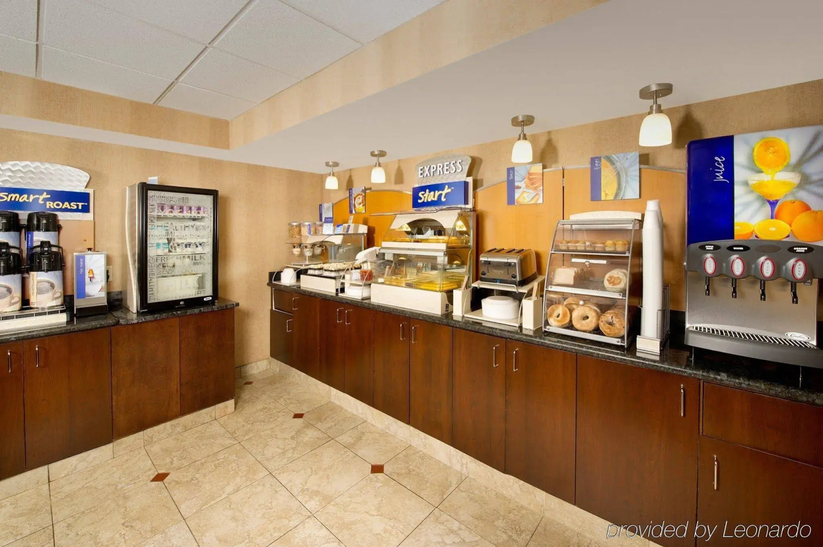 Holiday Inn Express Fairfax - Arlington Boulevard by IHG