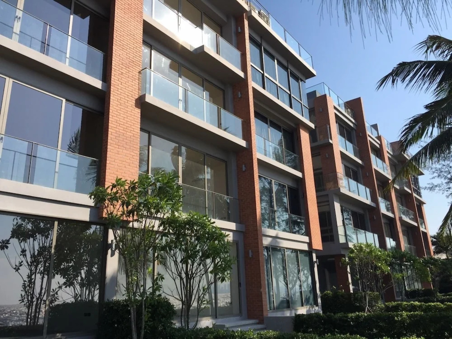 Baan Sandbox Pattaya Beachfront Villa