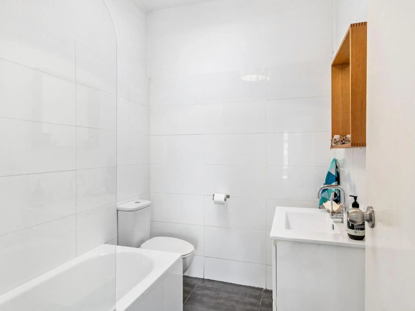 BOMBORA Gerroa 4pm check out Sundays