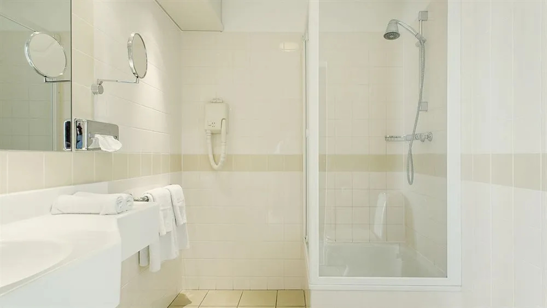 Hampshire Hotel - Newport Huizen