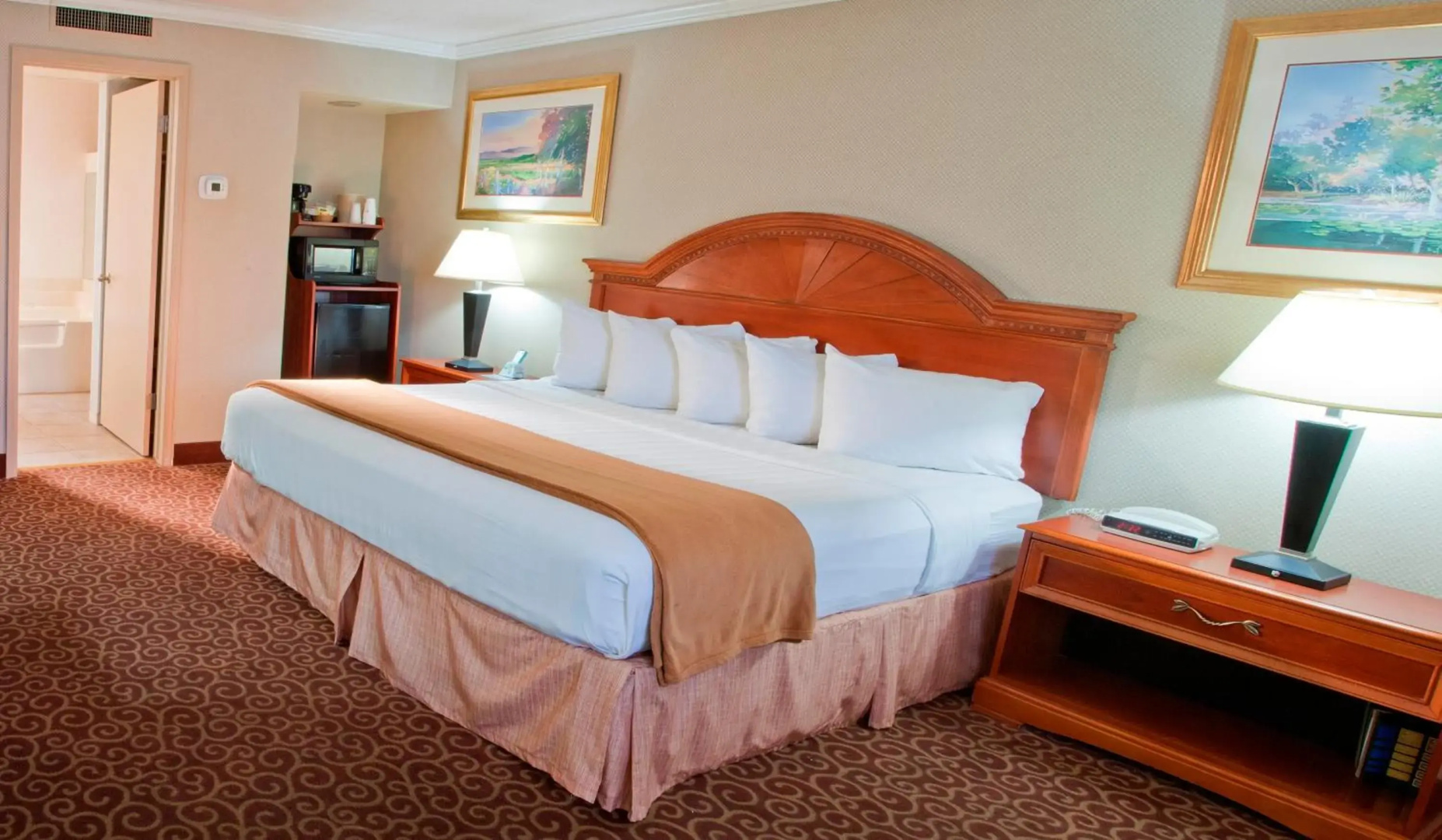Red Arrow Inn & Suites, a Travelodge by Wyndham