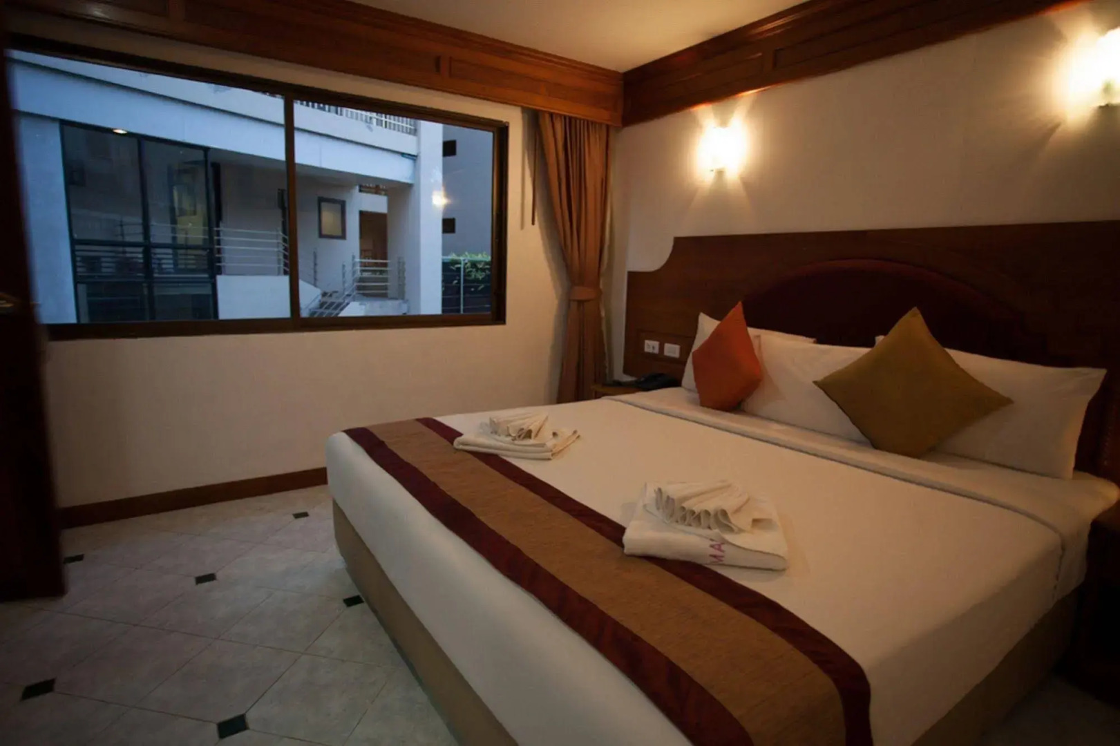 Hack Patong Beach Hotel