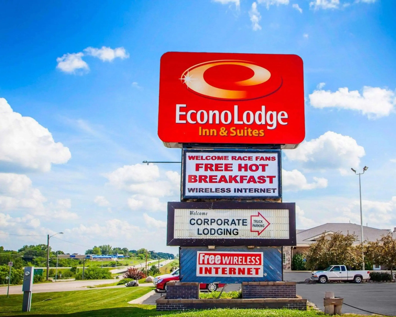 Econo Lodge Inn & Suites Newton