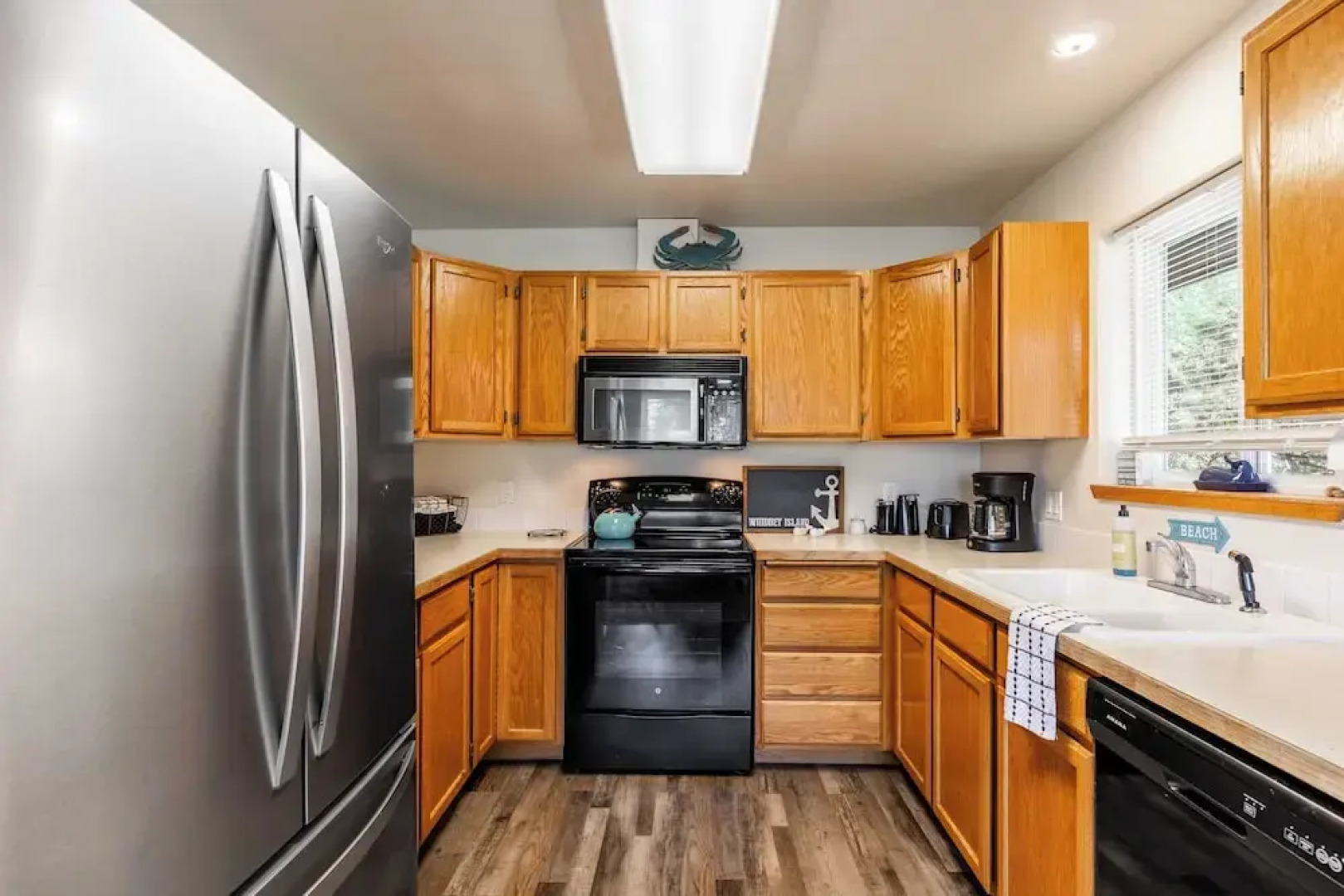 Seaside Getaway by Avantstay Deck w/ Views