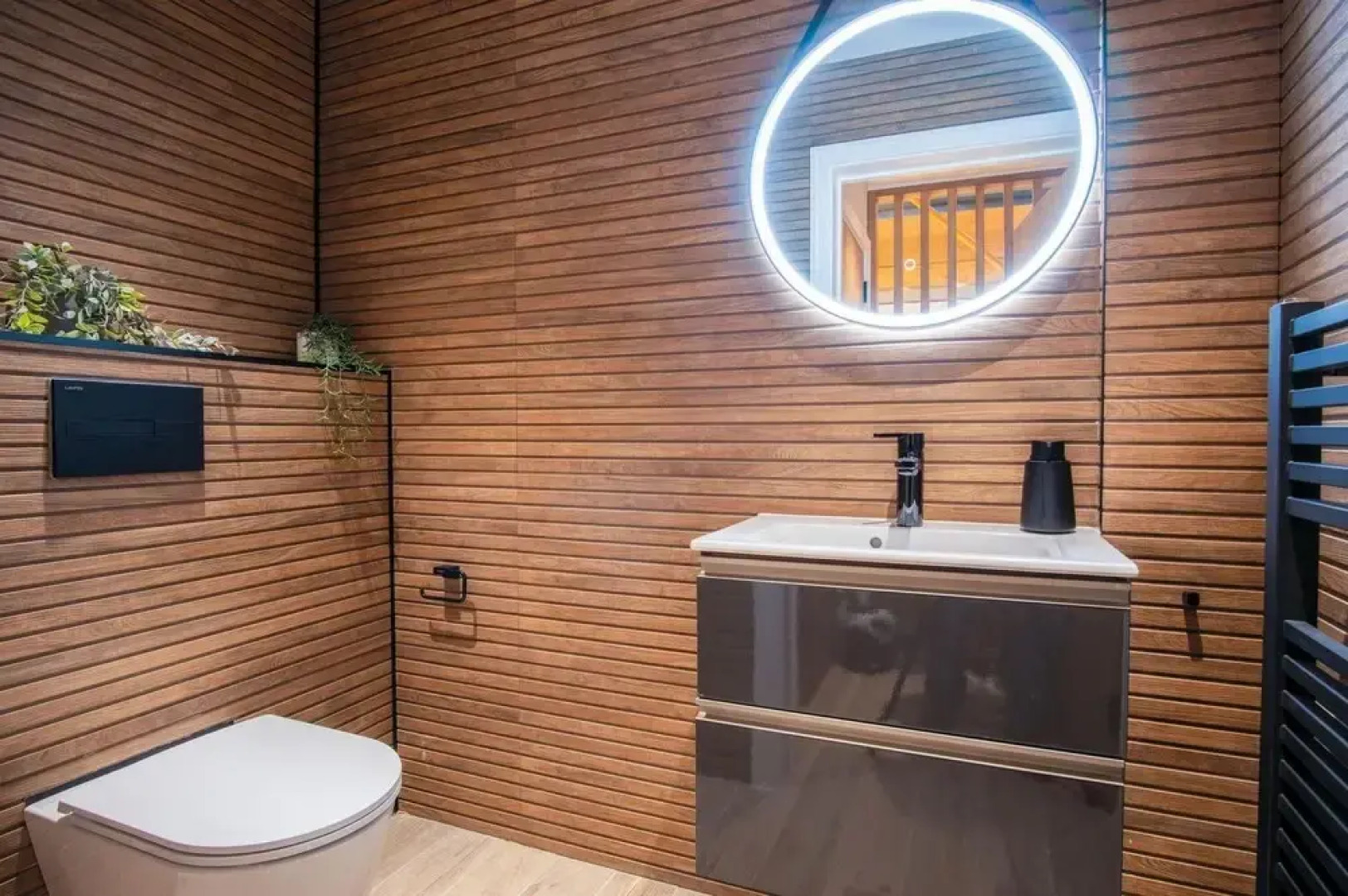 Ty Cyfoes - Luxurious 4 Bedroom - St. Florence