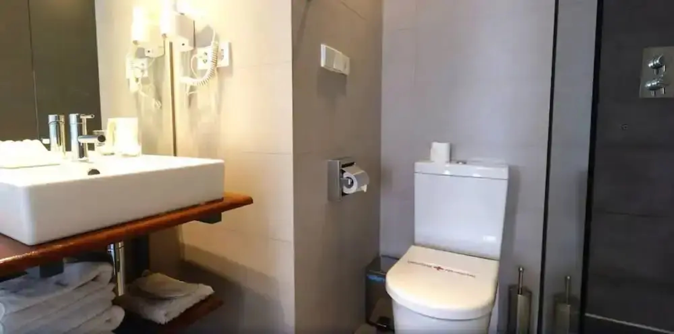 Magno Suites