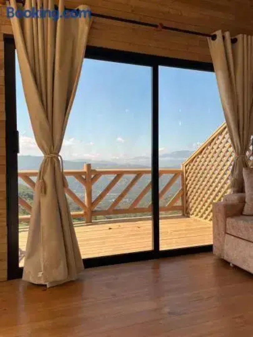 Nalua Glamping and Hotel