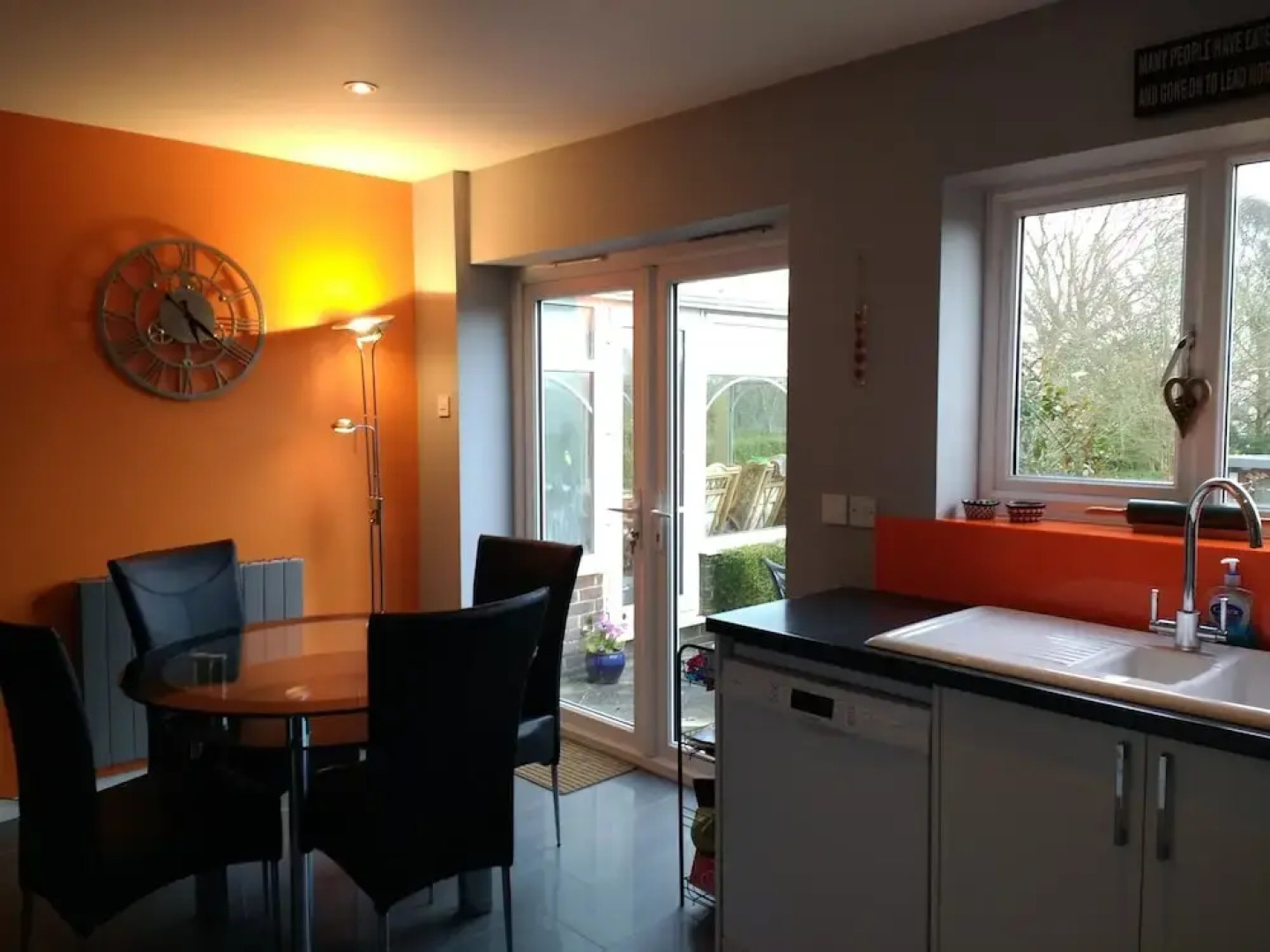 Three Bedroom Home With Garden in Brighton