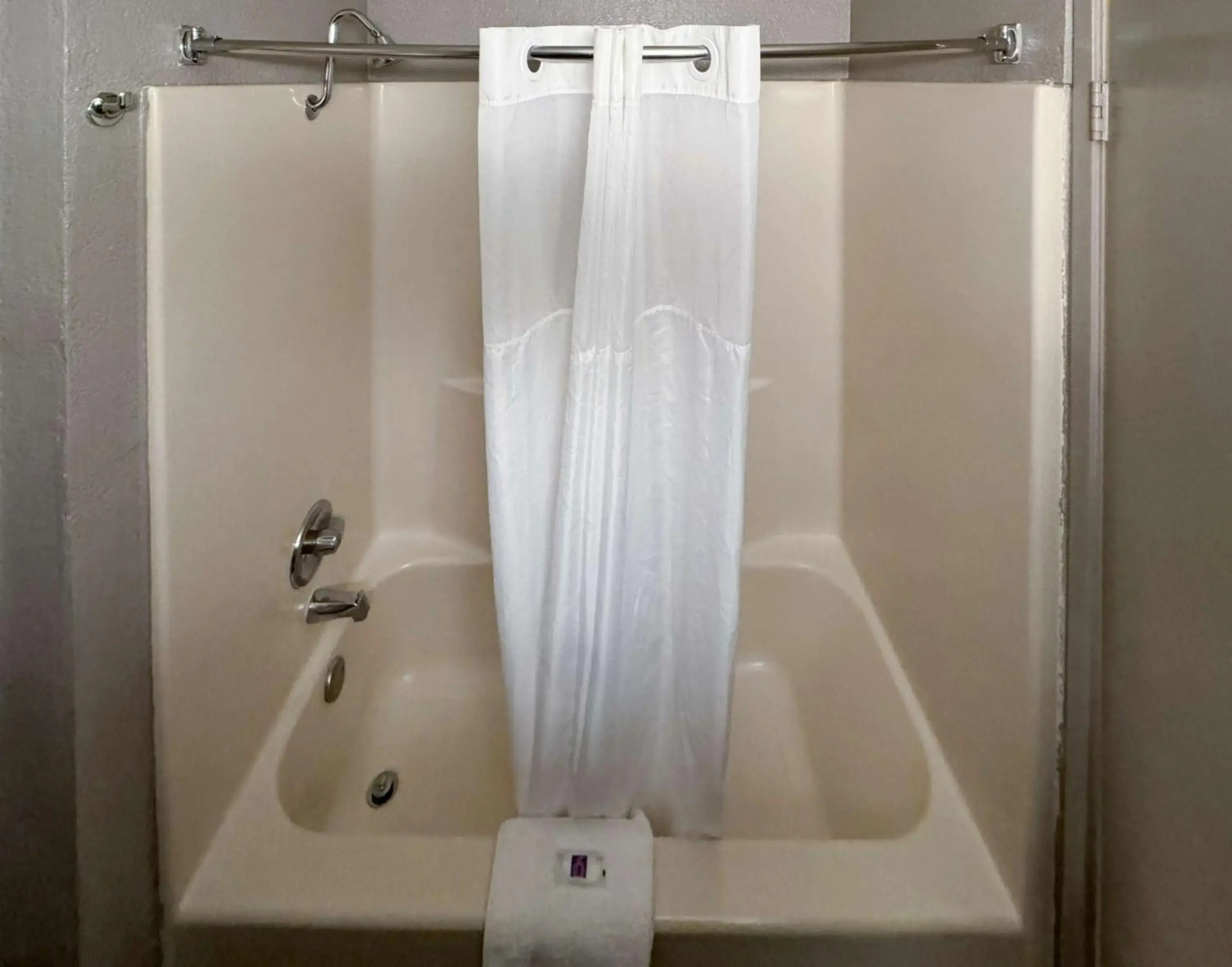 Motel 6 Glenview, IL - Chicago North