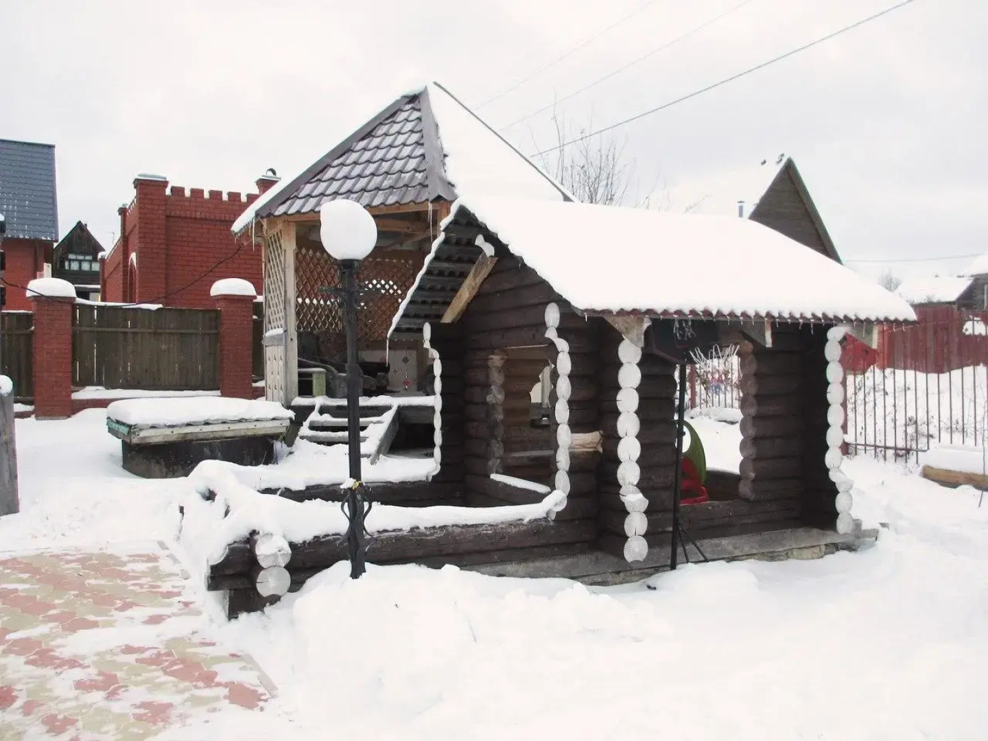 Гостевой дворик ЯR (ЯР)