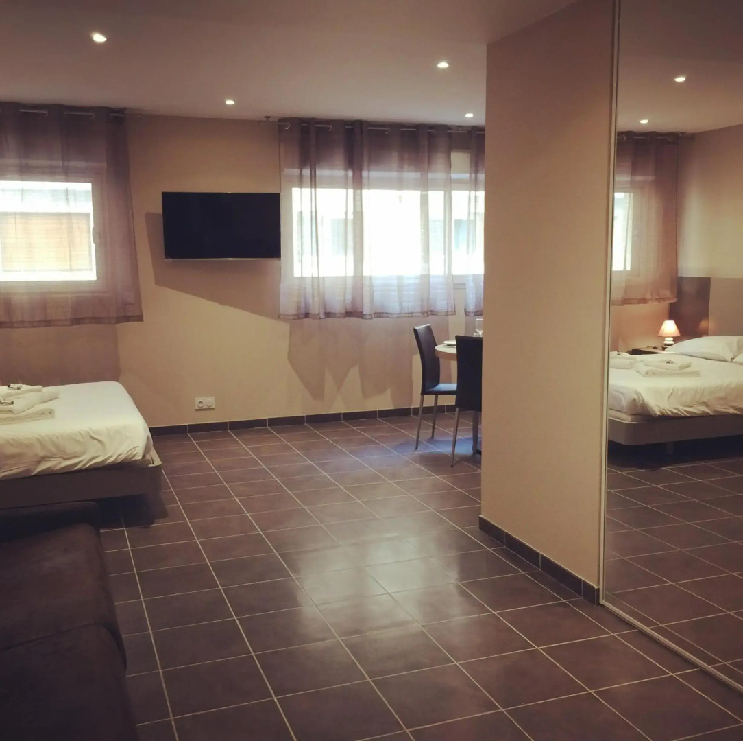 Villa Serafina Apartments