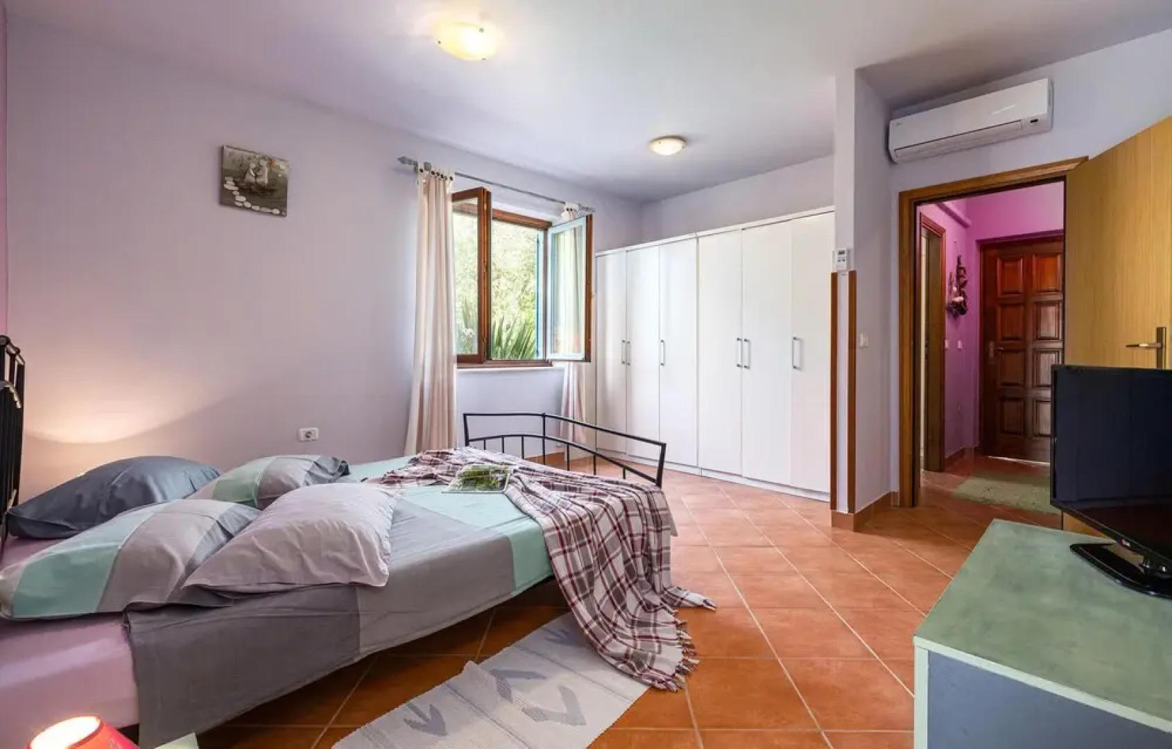 Beautiful Home in Buje With Wifi and 4 Bedrooms