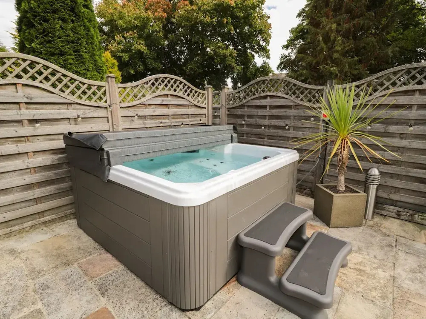 Walworth Castle Lodge