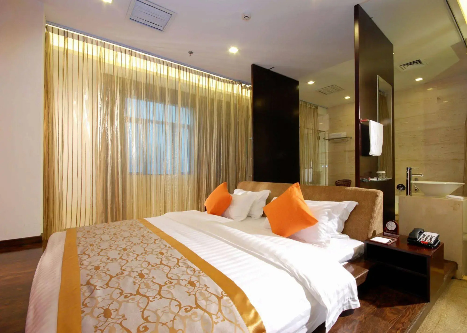 Отель Beijing Jinlong Hotspring