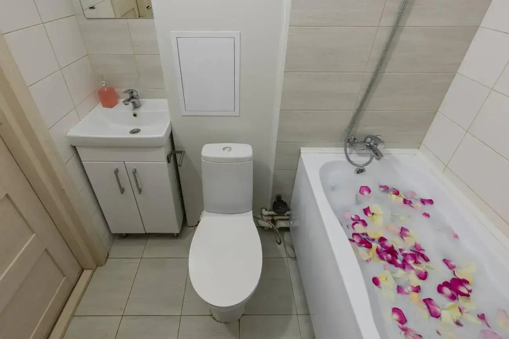 Апартаменты на аллее Тулонская 12