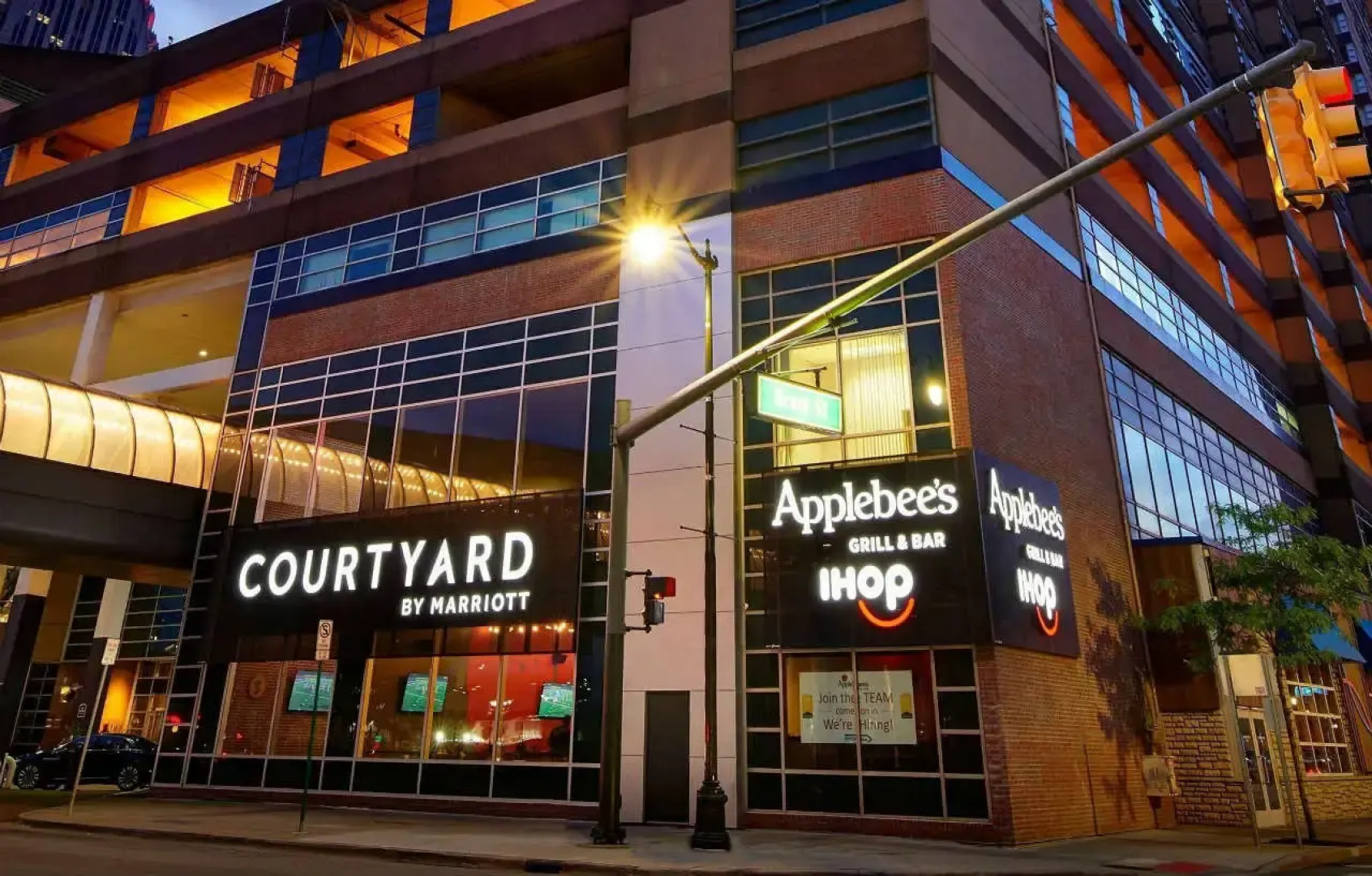 Courtyard By Marriott Detroit Downtown