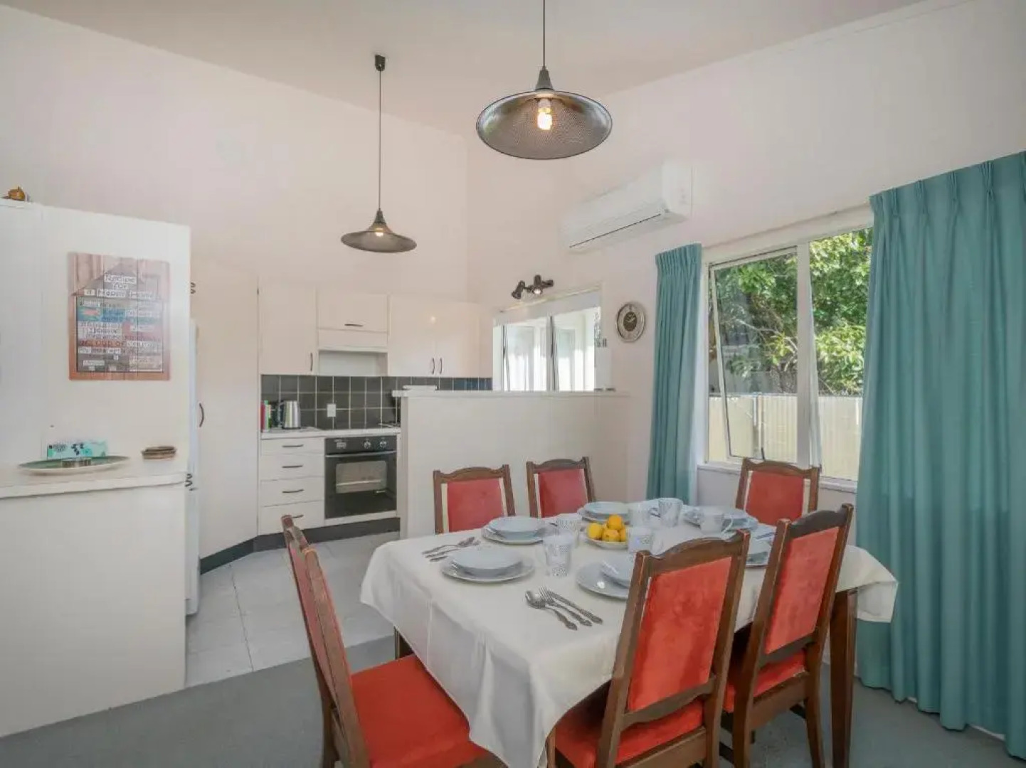 The Bach - Whangamata Holiday Home